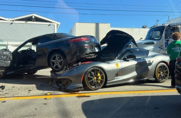 Da te srce zaboli! Vozač usred bijela dana razbio Ferrari od 2.5 milijuna dolara, pogledajte kako izgleda