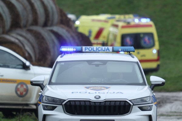 Dvoje ozlijeđenih u prometnoj nesreći na A1