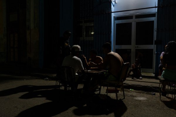 Kubanci se pokušavaju snaći dok traju sve dulji nestanci struje