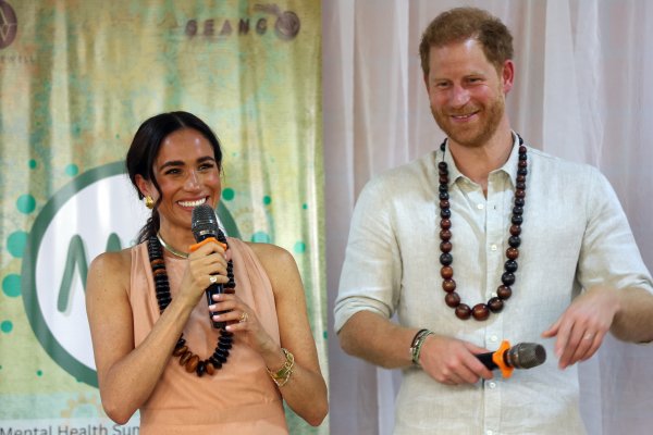 Meghan podijelila rijetke obiteljske prizore: Princeza Lilibet upoznala Pepeljugu