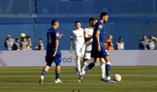 Poslušajte razgovor oko spornog Dinamovog gola, glavni sudac nije znao VAR protokol