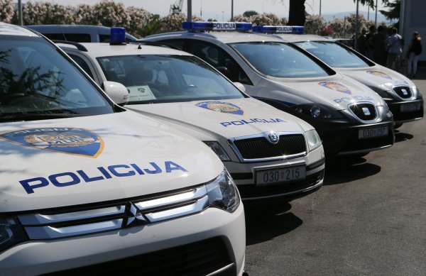 Obračun u Dubravi: Na terasi kafića izbo muškarca oštrim predmetom