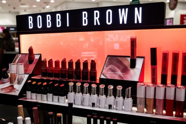 Tko će spasiti Bobbi Brown? Otkrivena prava pozadina drastičnog povlačenja s američkog tržišta