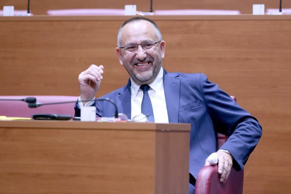 Zekanović: Osjeća li Most razliku u bifteku kad ga umjesto Hrvata spremi Filipinac?