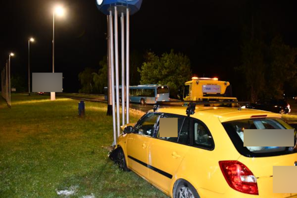 Pijan se Škodom zabio u sat na Jadranskom mostu