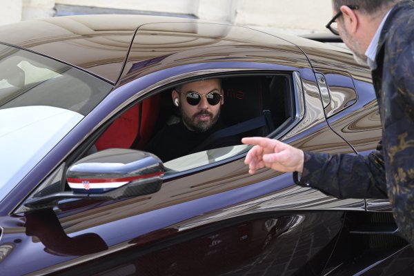Dolazak Mate Rimca na Vizionar godine s automobilom Rimac Nevera
