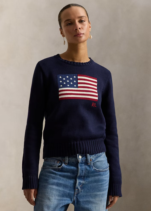 Ralph Lauren iz sezone u sezonu reinterpretirao je ovaj komad, pri tome ne narušavajući njegovu osnovnu ideju.