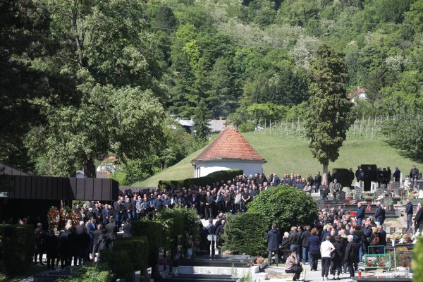 Posljednji ispraćaj ubijenog policajca Roberta Grileca