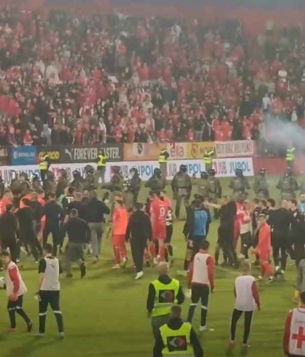 Pogledajte kaotične scene nakon finala Kupa u Mostaru: Otkriveno kako je došlo do sukoba