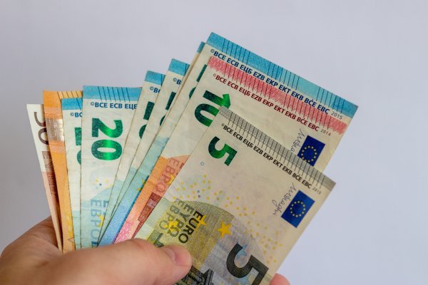 Euro je hrvatska valuta od 2023. godine