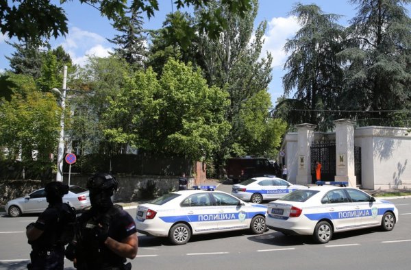 Autom pokušao probiti blokadu u Beogradu, osumnjičen za pokušaj ubojstva