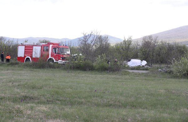 Žena ostala zaglavljena u autu nakon sudara u Dicmu