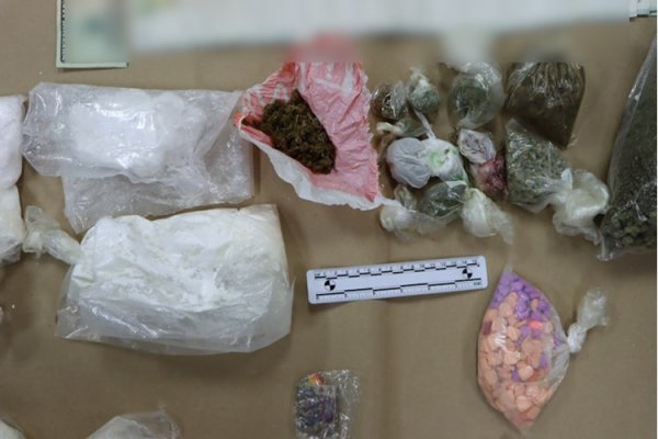 Policija je u stanu našla raznu drogu