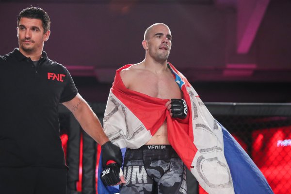 Hrvatski borac preživio kaos u prvoj rundi pa prvi put slavio u UFC-u