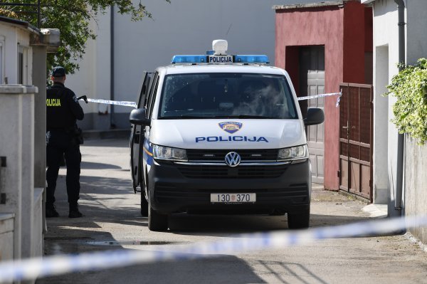 Policija osigurava mjesto zločina