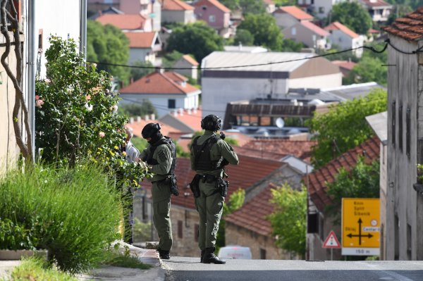 Policija u potjeri: Osumnjičeni za brutalno ubojstvo u Drnišu već im je poznat