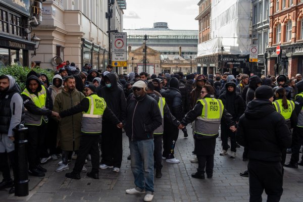 Redovi pred trgovinama Swatcha
