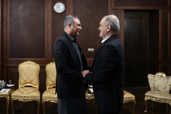 Mohsin Naqvi i Masoud Pezeshkian