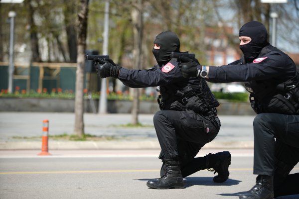Užas u BiH: Muškarac ubio punicu, teško ranio suprugu pa završio u bolnici