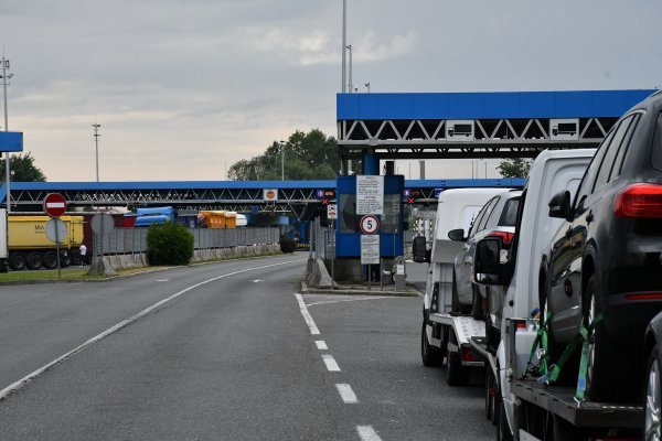 Zbog urušavanja mosta prekinut promet na granici s BiH