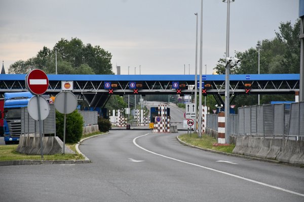 Zbog urušavanja mosta prekinut promet na granici s BiH