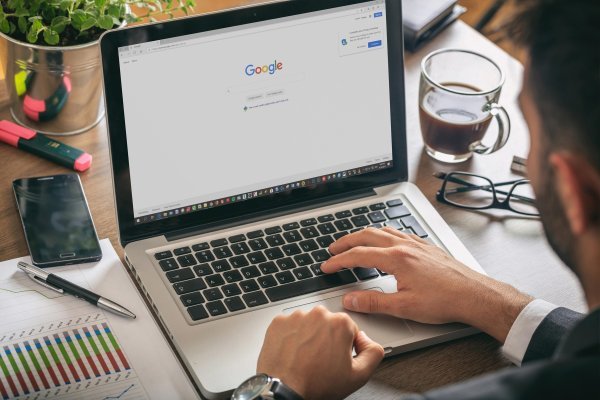 Britanski regulator ograničava Googleovu upotrebu medijskog sadržaja u AI-u