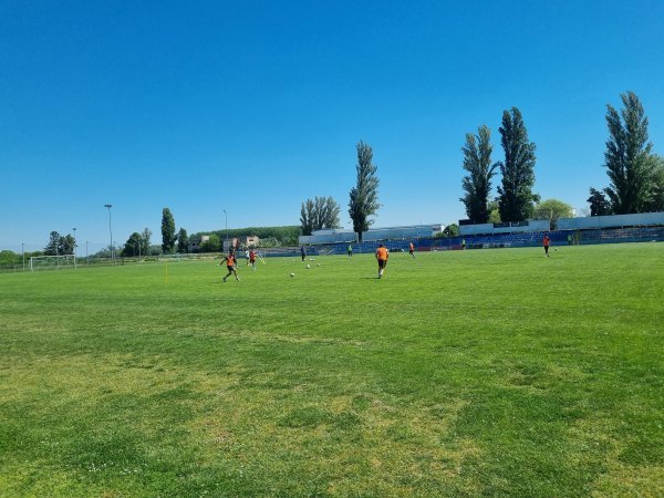 Na borovskom stadionu 1970-ih je igrala reprezentacija Jugoslavije, a danas na njemu trenira HNK Vukovar 1991
