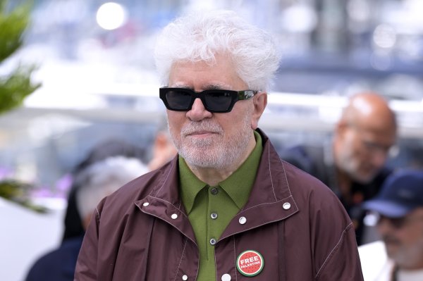 pedro Almodovar s bedžom 'Free Palestine'