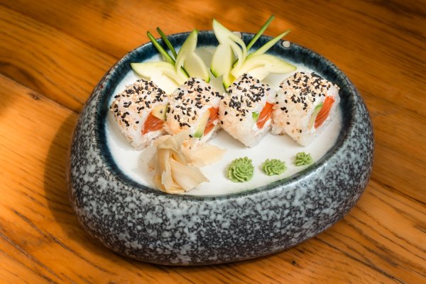 CREAMY SALMON ROLL