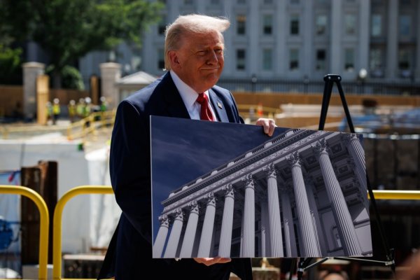 Donald Trump na gradilištu dvorane