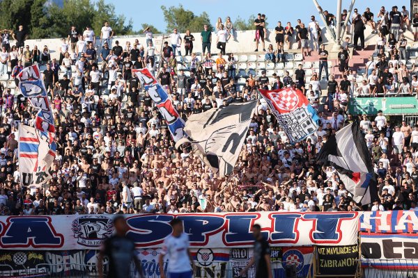 Torcida se porukom dotaknula tragedije u Drnišu: Evo što su napisali