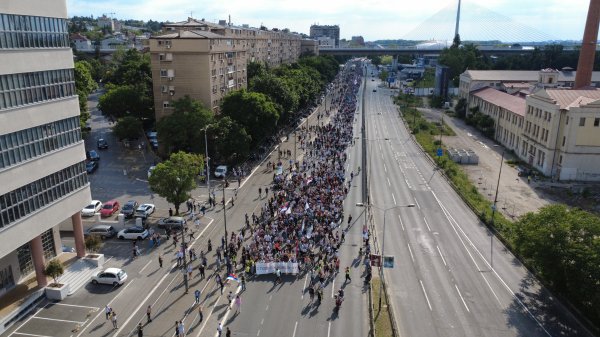 Pogled iz zraka na studente koji prosvjeduju u Beogradu