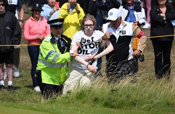 Prosvjed klimatskih aktivista iz skupine Just Stop Oil na golf terenima