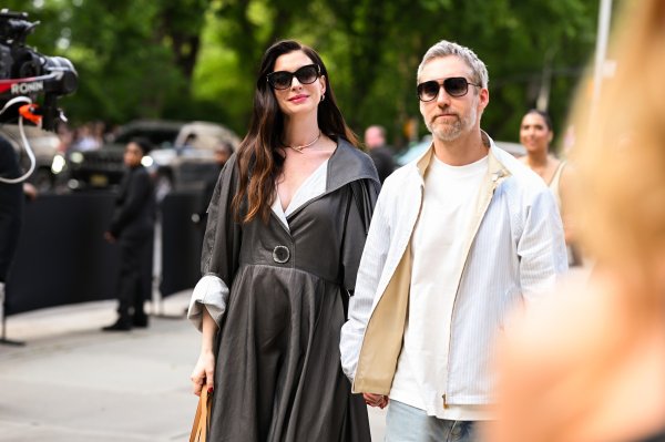 Anne Hathaway i Adam Shulman