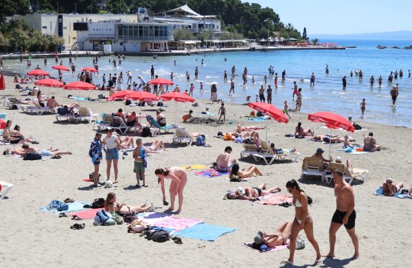 Dolazak Hrvata na more: Plaže su danas prepune, pogledajte prizore s nekih od najvećih