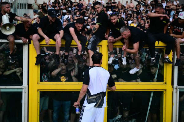 Kaos u Torinu, gradski derbi kasni zbog divljanja navijača: Puno ih je u bolnici, direktor Juventusa u šoku