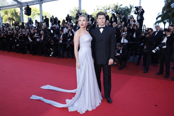 Scarlett Johansson i Colin Jost