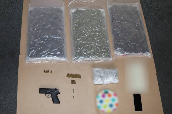 U stanu u Dubravi skrivao 3,6 kilograma marihuane i pištolj