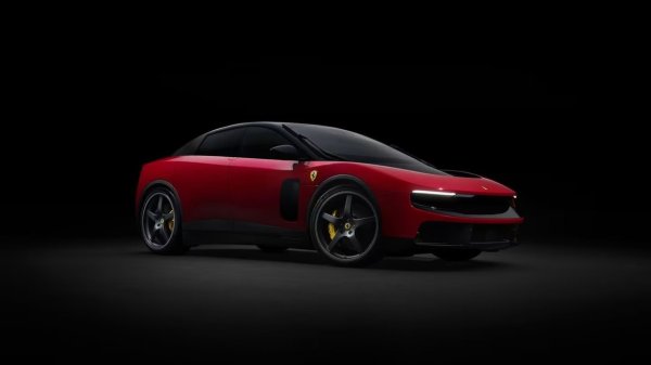 Novi Ferrari šokirao fanove i srušio dionice: 'Izgleda kao svašta, samo ne kao Ferrari'