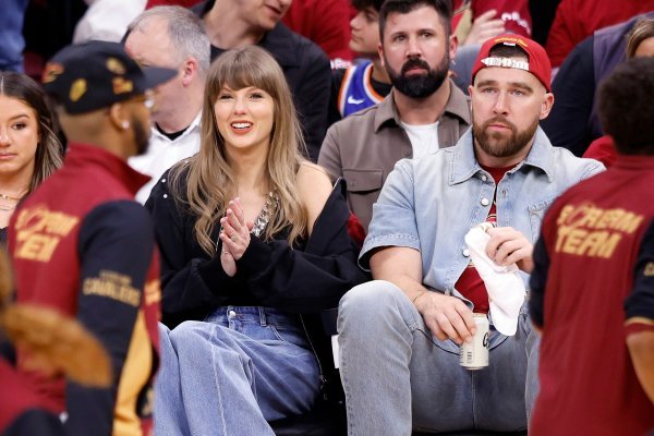 Taylor Swift i Travis Kelce sitno broje do vjenčanja godine: Zna se tko će pjevati u New Yorku