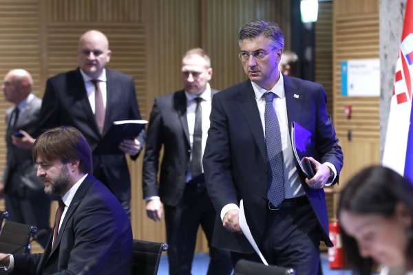 Vlada iza zatvorenih vrata ponovno kadrovirala
