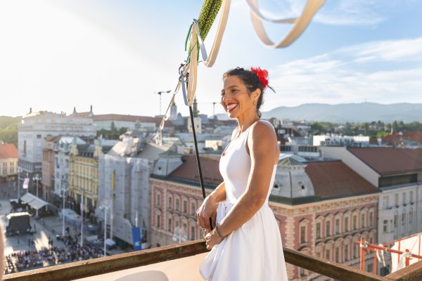 Antonia Gašparov hodom na žici privukla poglede prolaznika