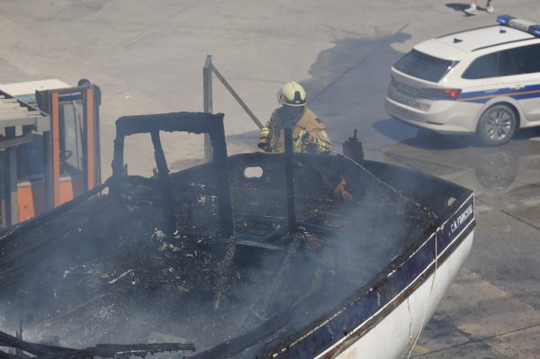 Požar u splitskoj ACI marini