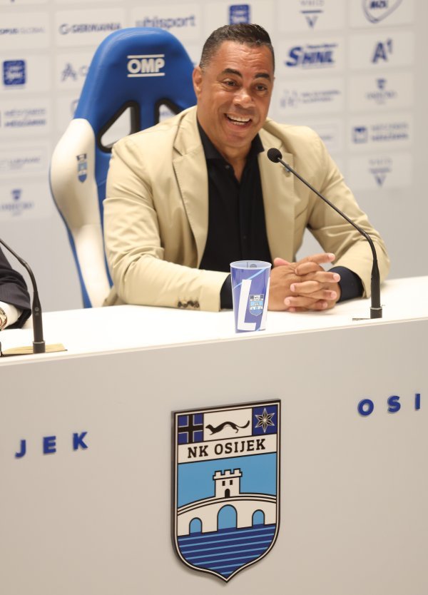 Novi sportski direktor otkrio tko je trener koji će voditi momčad Osijeka u novoj sezoni