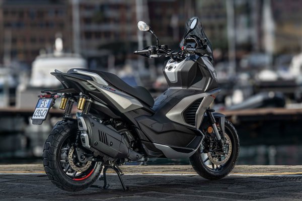 Aprilia SR GT 400 JS