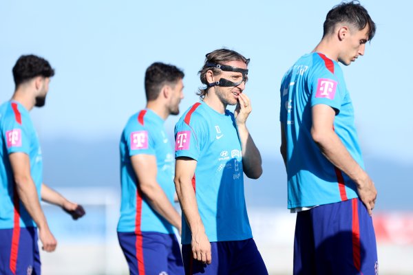 Luka Modrić sa zaštitnom maskom na licu odradio prvi trening, 29.5.2026.