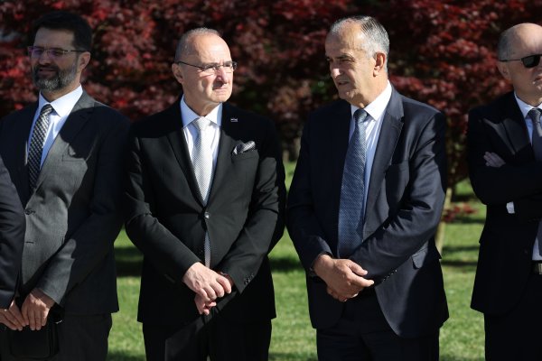 Zagreb: Andrej Plenković i članovi Vlade položili vijence u znak obilježavanja Dana državnosti