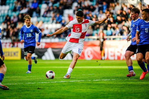 Početak iz snova! Pogledajte kako su 'mali Vatreni' rano poveli u ključnom susretu sa Španjolskom