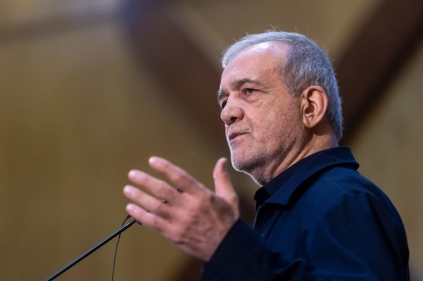 Masud Pezeškijan