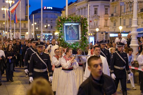 Proslavljena svetkovina Majke Božje od Kamenitih vrata